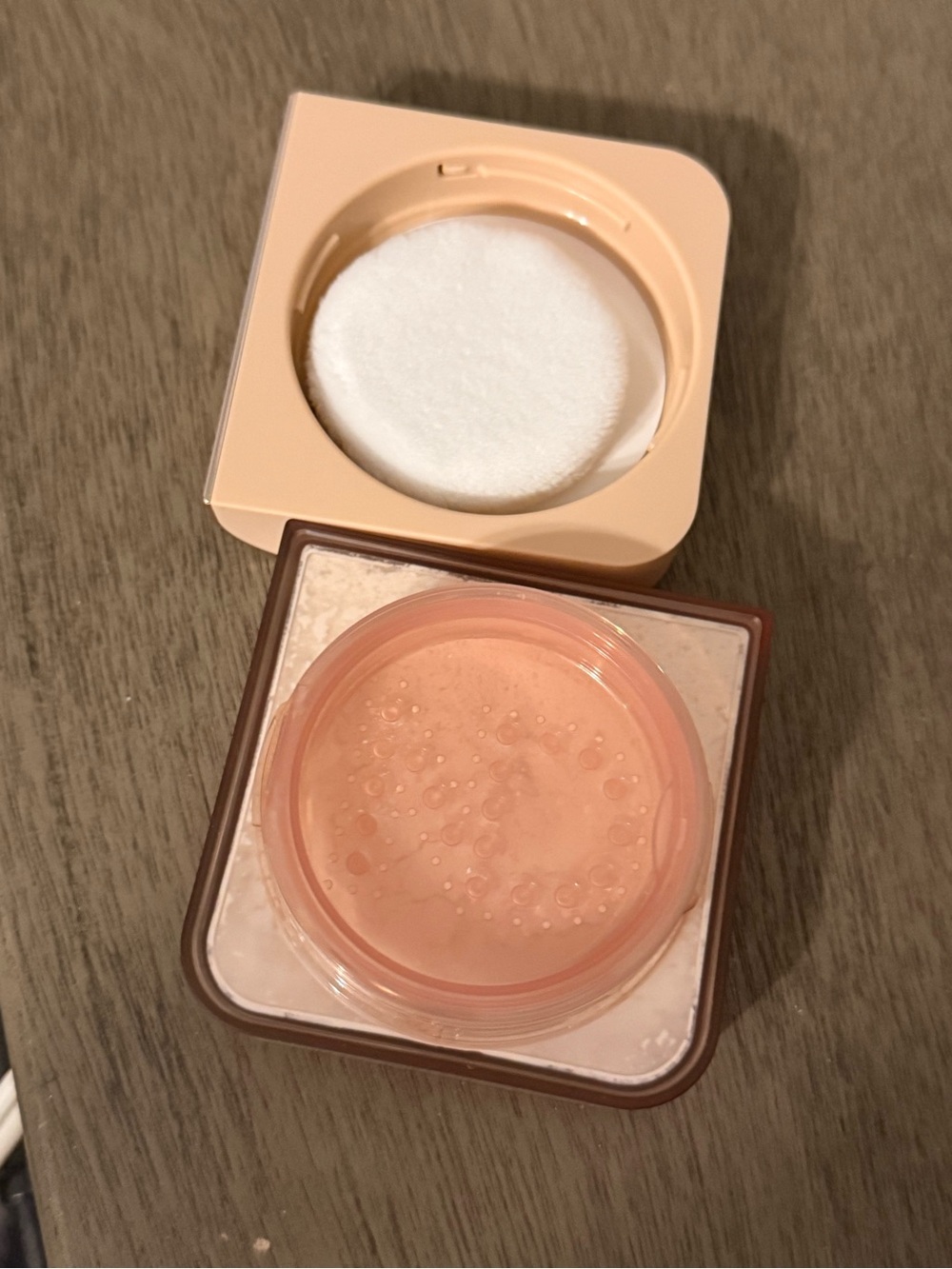 Natasha Denona Hy Glam Setting Powder with Puff - Picture 3 of 7
